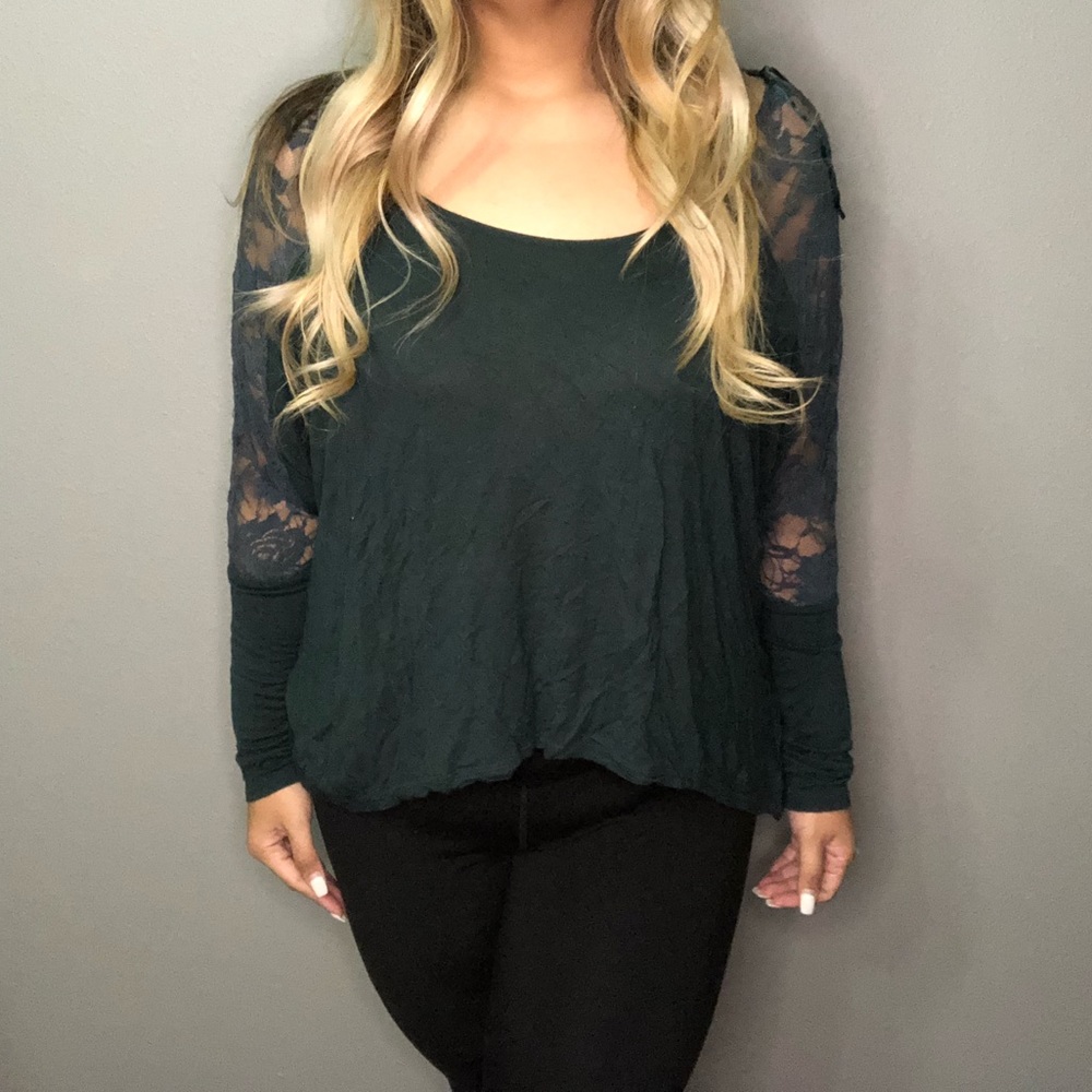 ❌❌ SOLD ❌❌ COTTON ON lace sleeve top